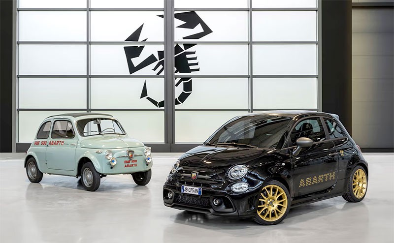 Abarth 695 75° Anniversario รุ่นพิเศษฉลอง 75 ปี Abarth ส่งท้ายเครื่องยนต์สันดาป ก่อนเข้าสู่ยุครถไฟฟ้า!